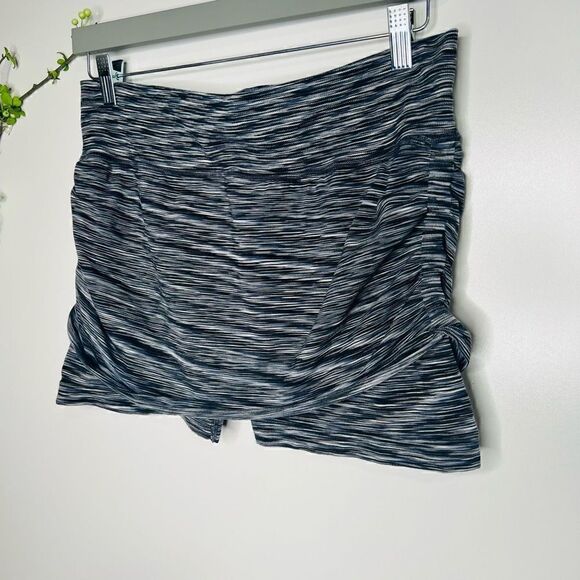 Athleta Skort Gathered Skirt over Shorts Black Gray Striped - Picture 3 of 7